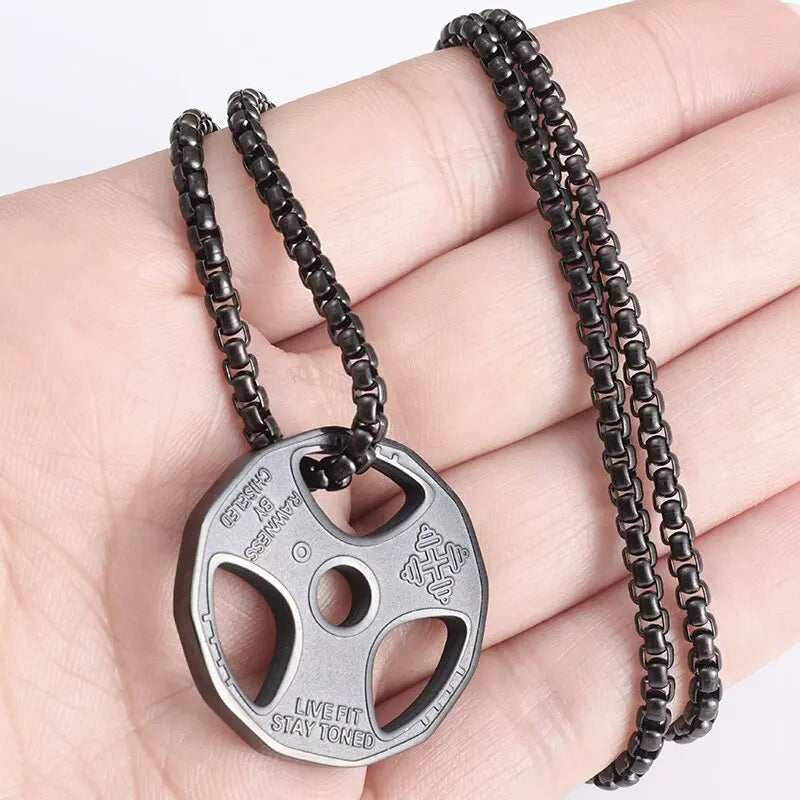 Titan Hantelanhänger - Kraftvoller Schmuck für maskuline Fitness